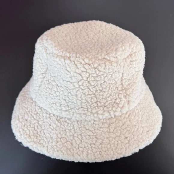 Lululemon Athletica Beige Sherpa Bucket Hat - Picture 1 of 6